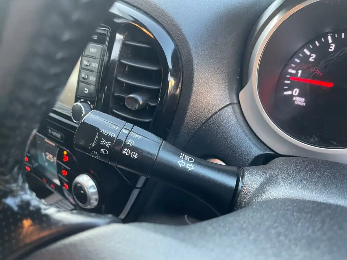 2014-nissan-juke-16-tekna-117ps-1598cc-xtronic-cvt-big-13