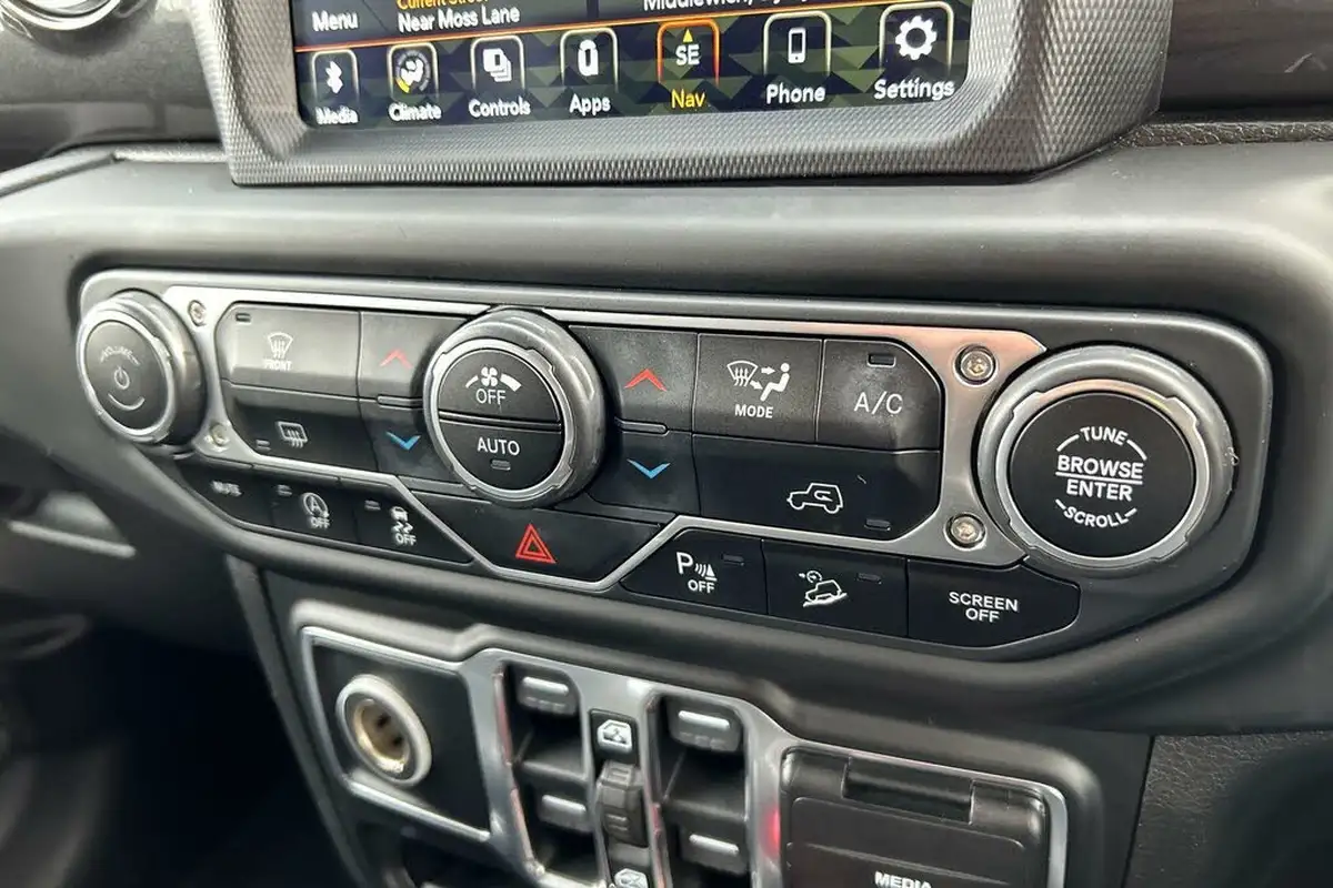 2021-jeep-wrangler-20-gme-night-eagle-big-25