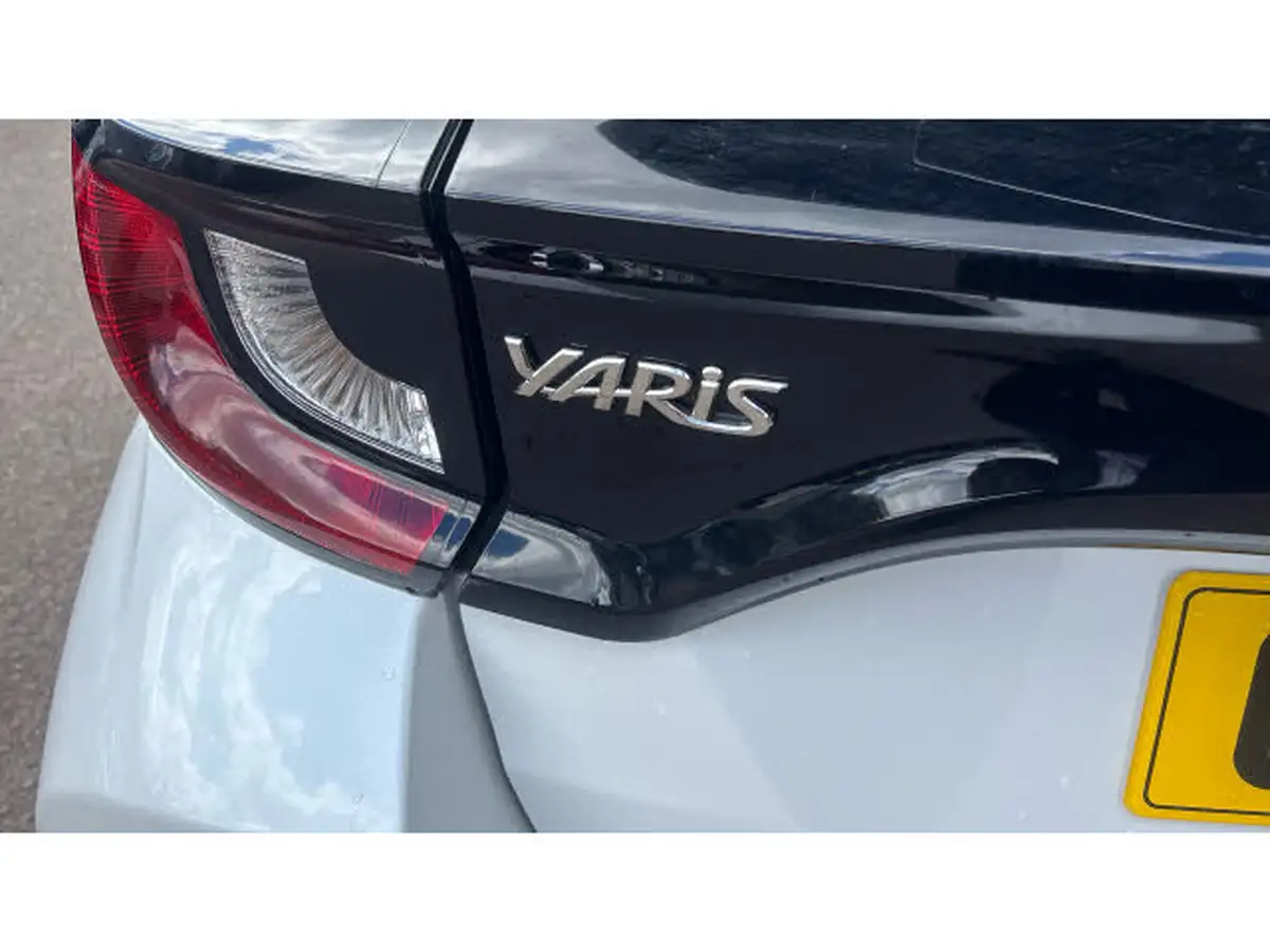 2024-toyota-yaris-15-vvt-i-icon-big-21