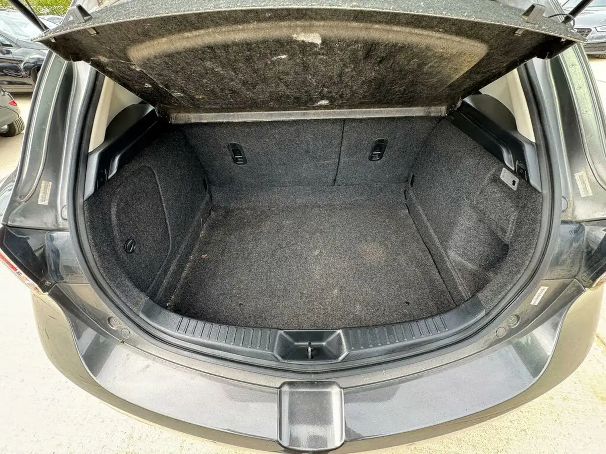 2013-mazda-mazda3-16-tamura-big-27