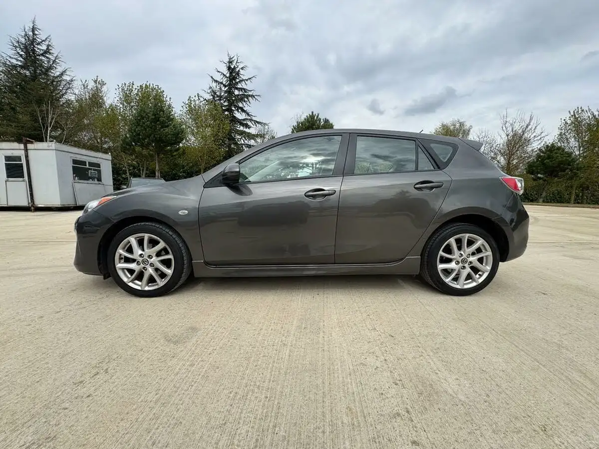 2013-mazda-mazda3-16-tamura-big-3