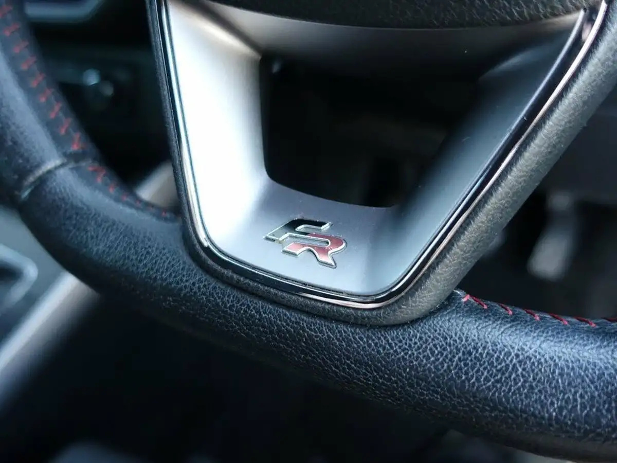 2019-seat-arona-10-tsi-fr-ss-big-30