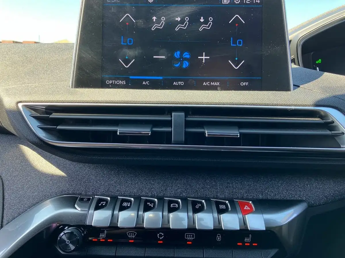 2018-peugeot-3008-suv-16-thp-gt-line-premium-big-11