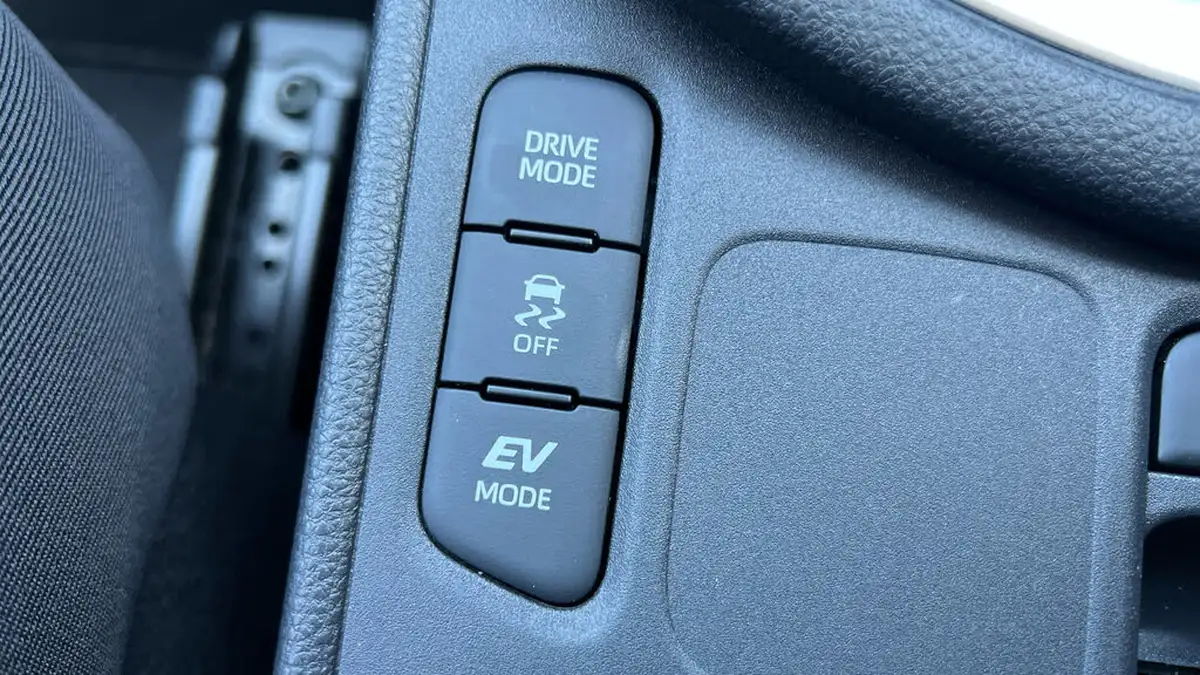 2021-toyota-yaris-15-vvt-i-design-big-35