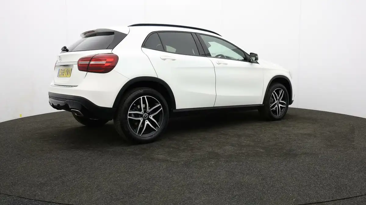 2019-mercedes-benz-gla-class-16-gla-180-urban-edition-7g-dct-big-26