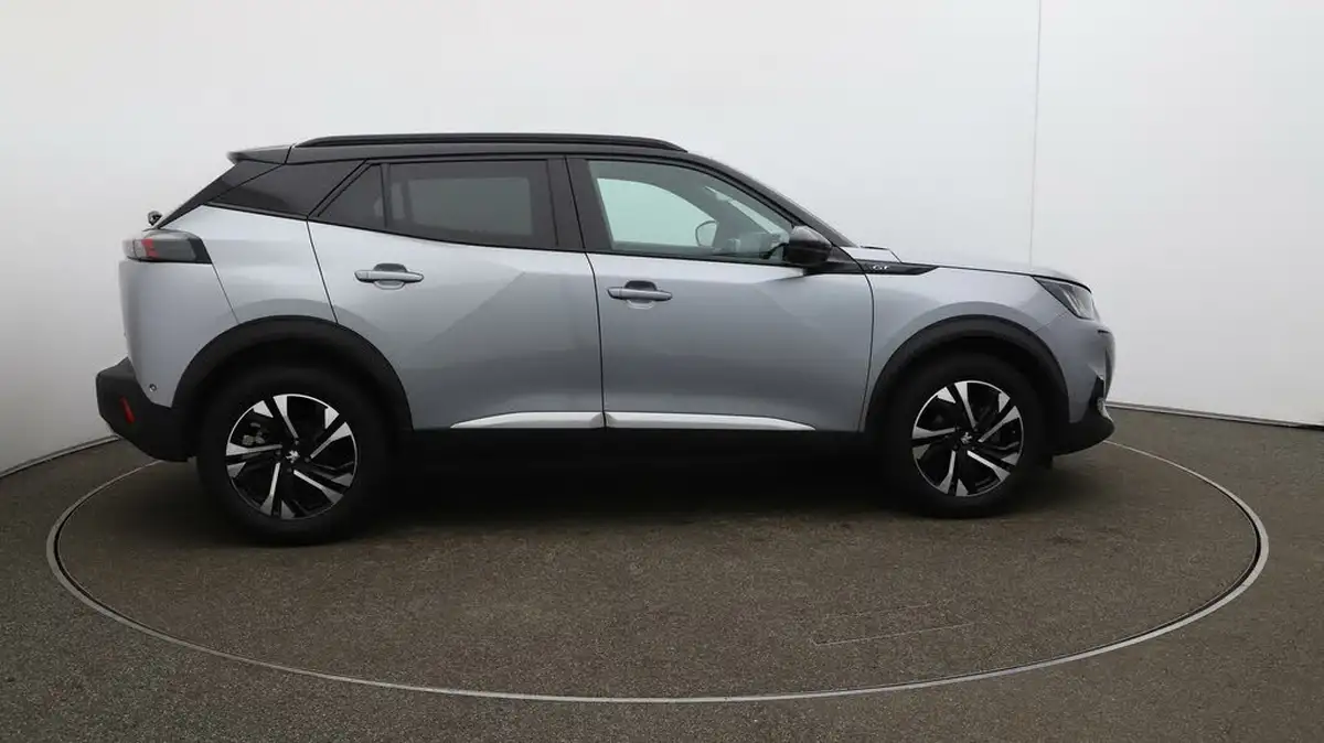 2022-peugeot-2008-suv-12-puretech-gt-big-8