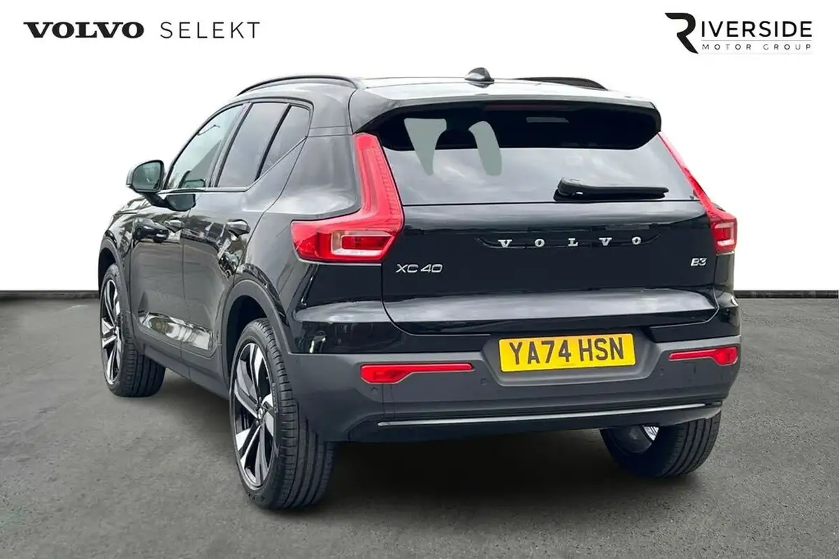 2024-volvo-xc40-20-b3-ultra-bright-big-2