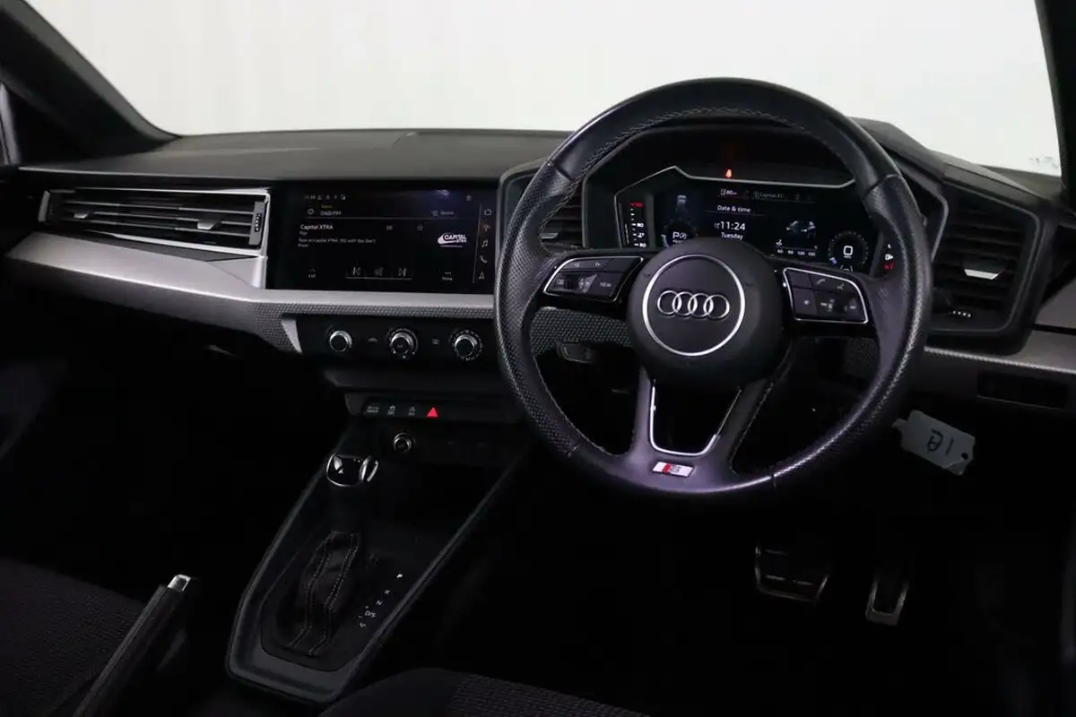 2022-audi-a1-10-30-tfsi-s-line-tronic-big-13
