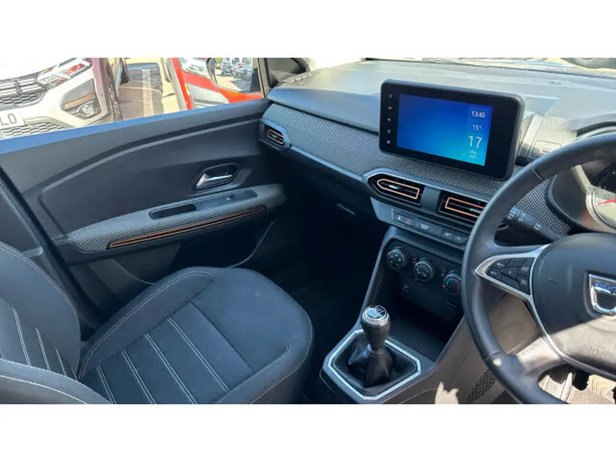 2022-dacia-sandero-stepway-10-tce-comfort-90bhp-big-13