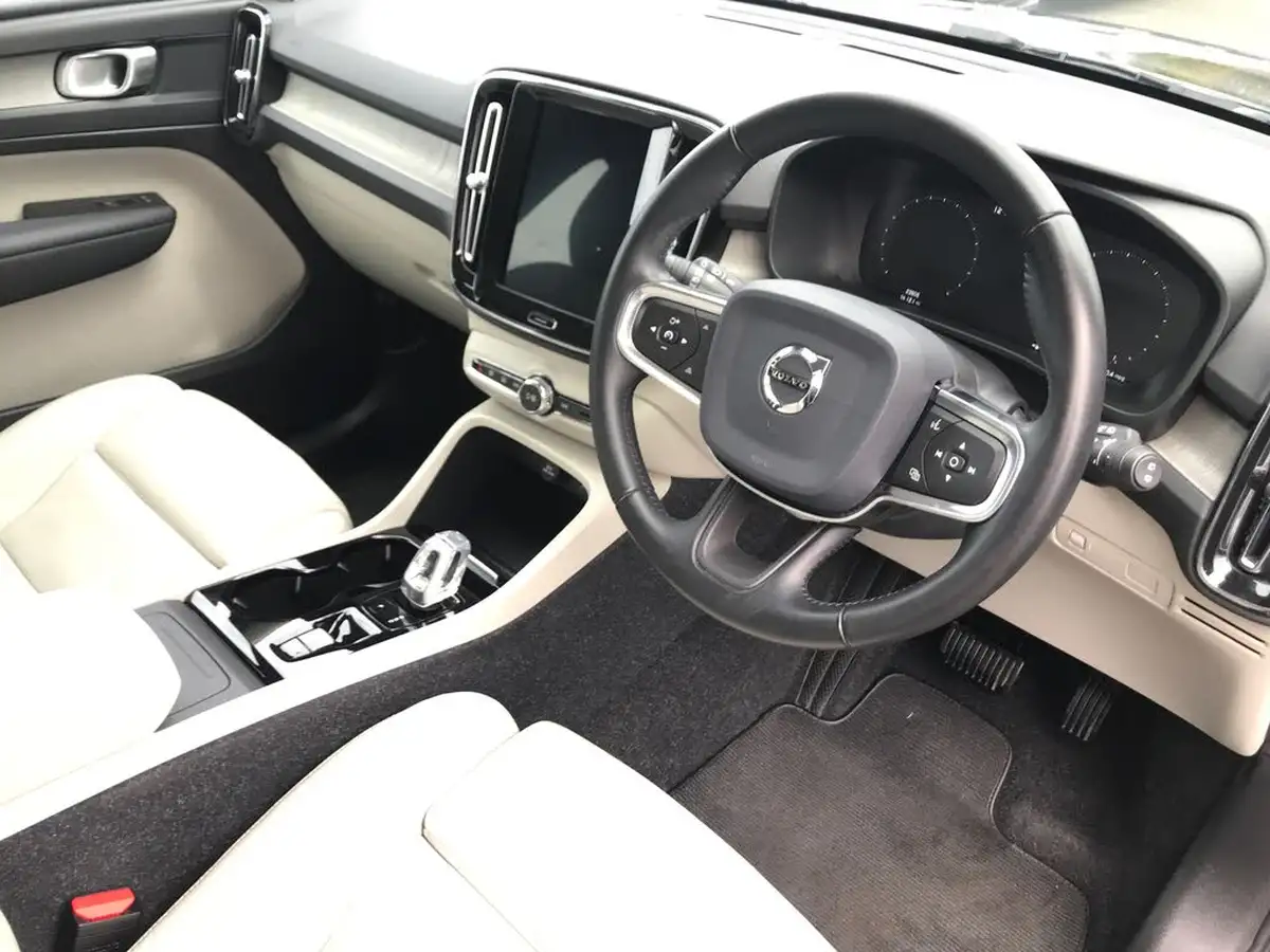 2020-volvo-xc40-20-t4-inscription-pro-big-2