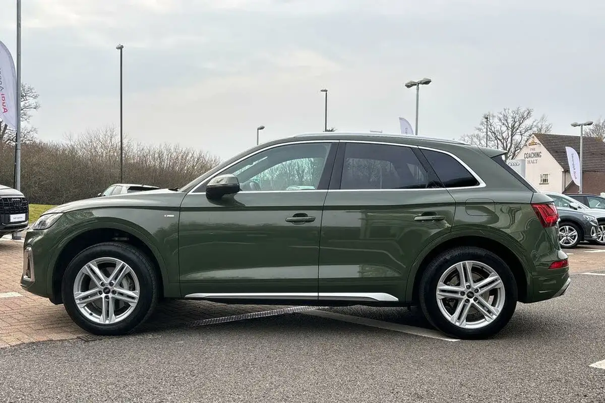 2023-audi-q5-20-50-tfsi-e-s-line-station-wagon-big-8