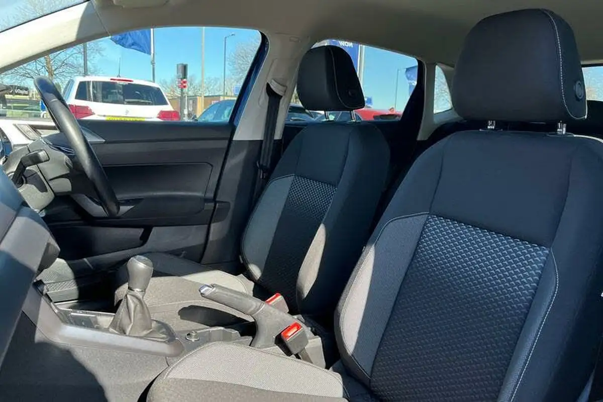 2021-volkswagen-polo-10-active-big-18