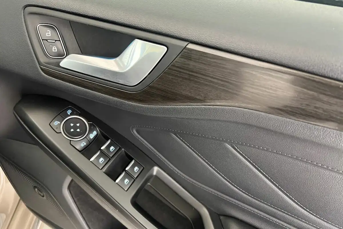 2019-ford-focus-20-vignale-hatchback-auto-big-28