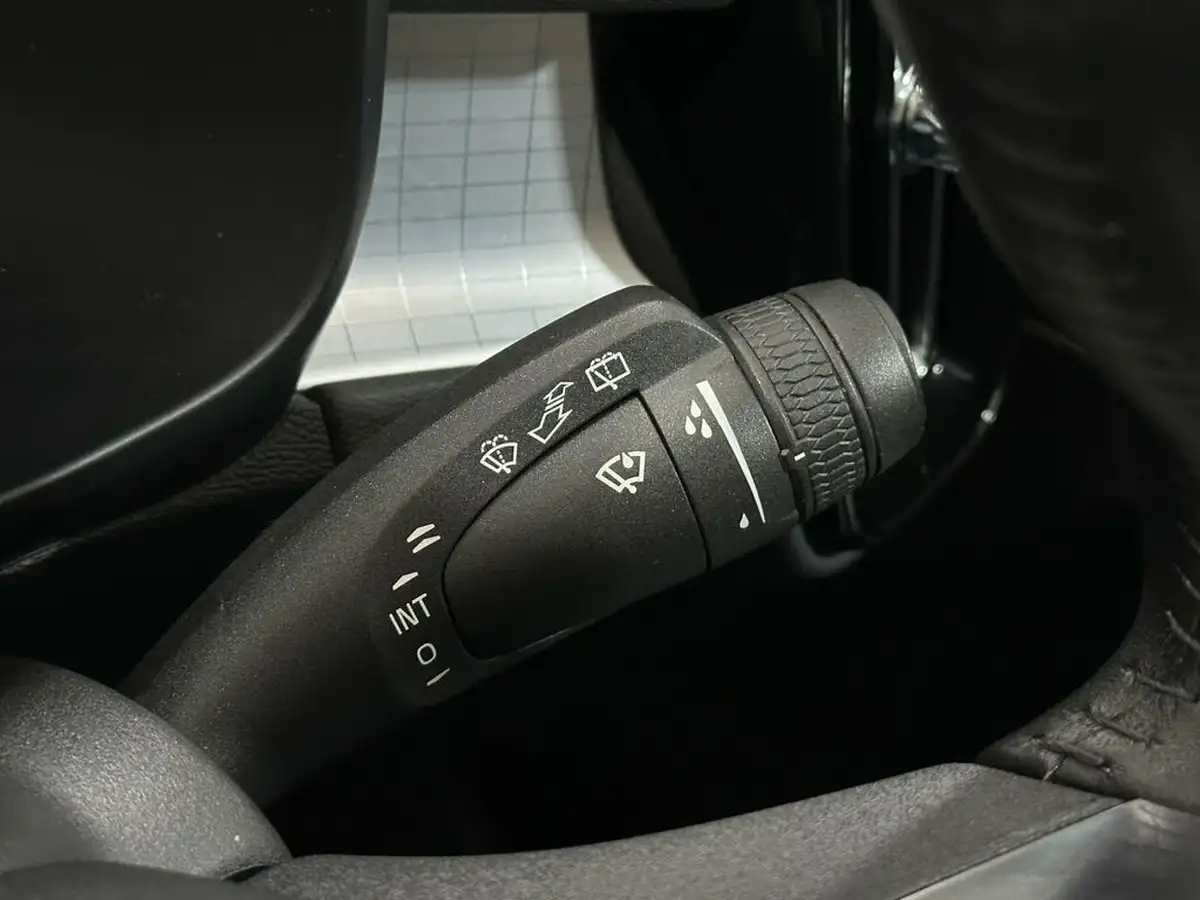 2020-volvo-xc40-20td-d3-momentum-geartronic-big-14