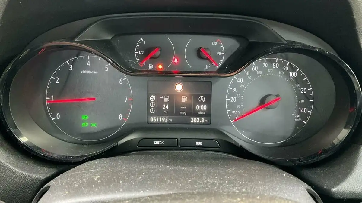 2020-vauxhall-grandland-x-15td-se-big-15