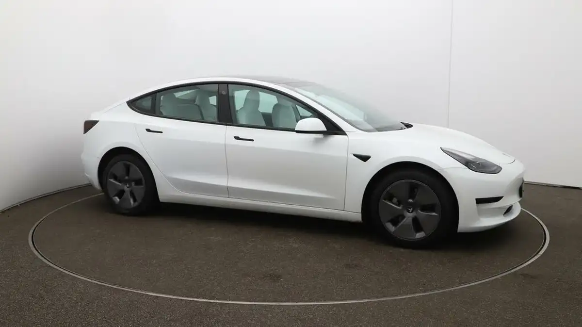 2021-tesla-model-3-e-standard-plus-big-37