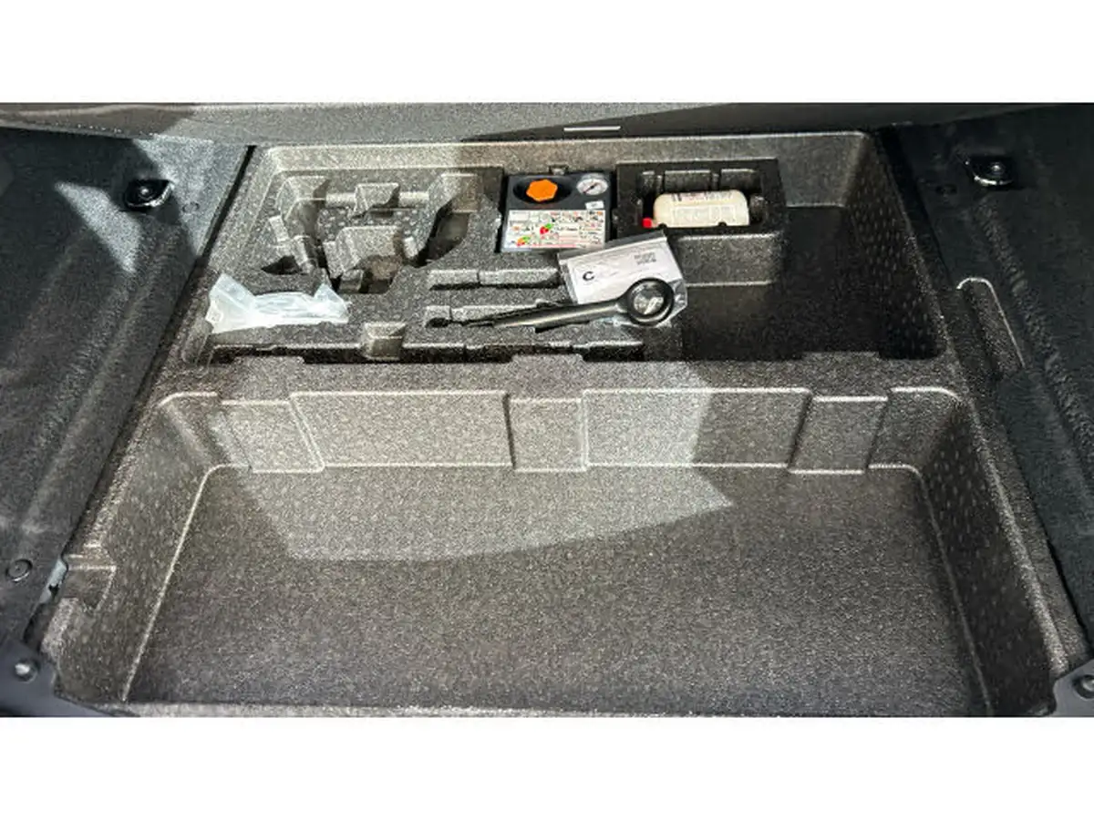 2024-jaguar-e-pace-20-d200-r-dynamic-s-big-34