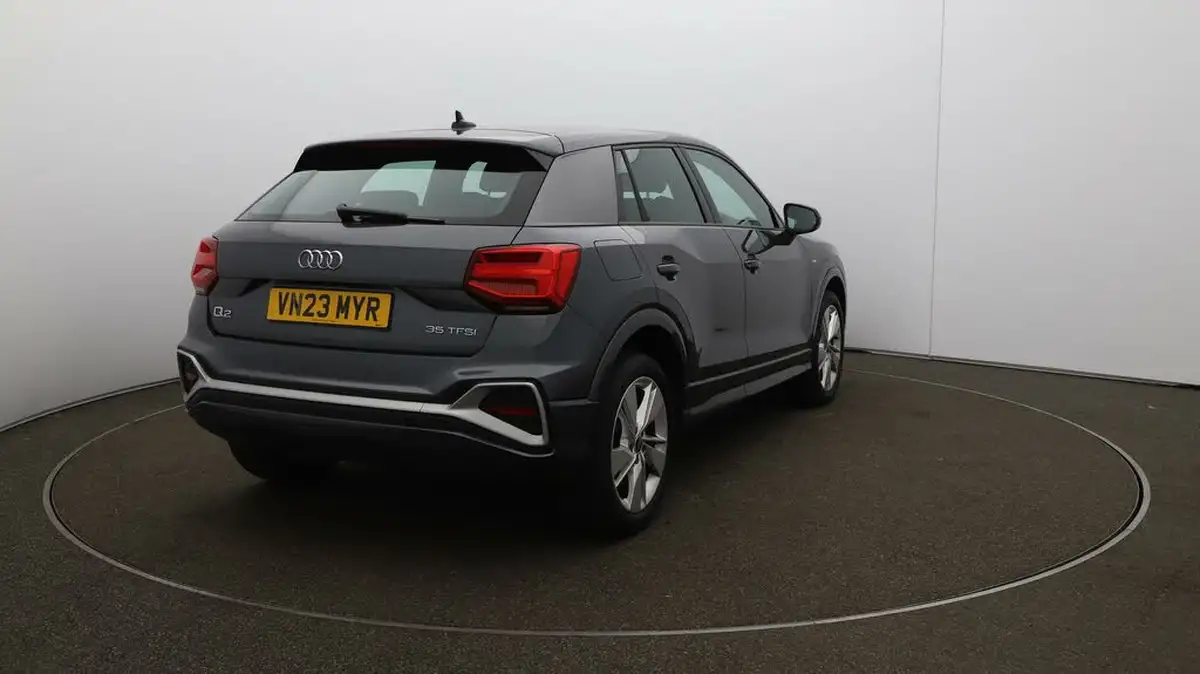 2023-audi-q2-15-35-tfsi-s-line-tronic-big-46