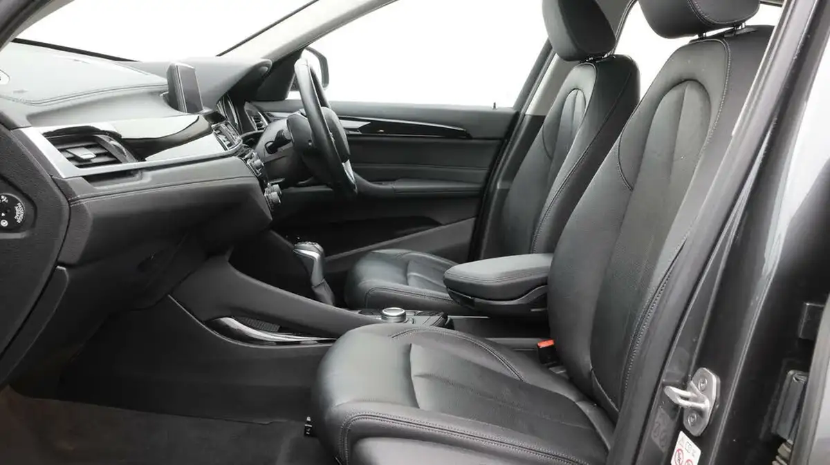 2020-bmw-x1-15-xdrive-25e-phev-xline-big-14