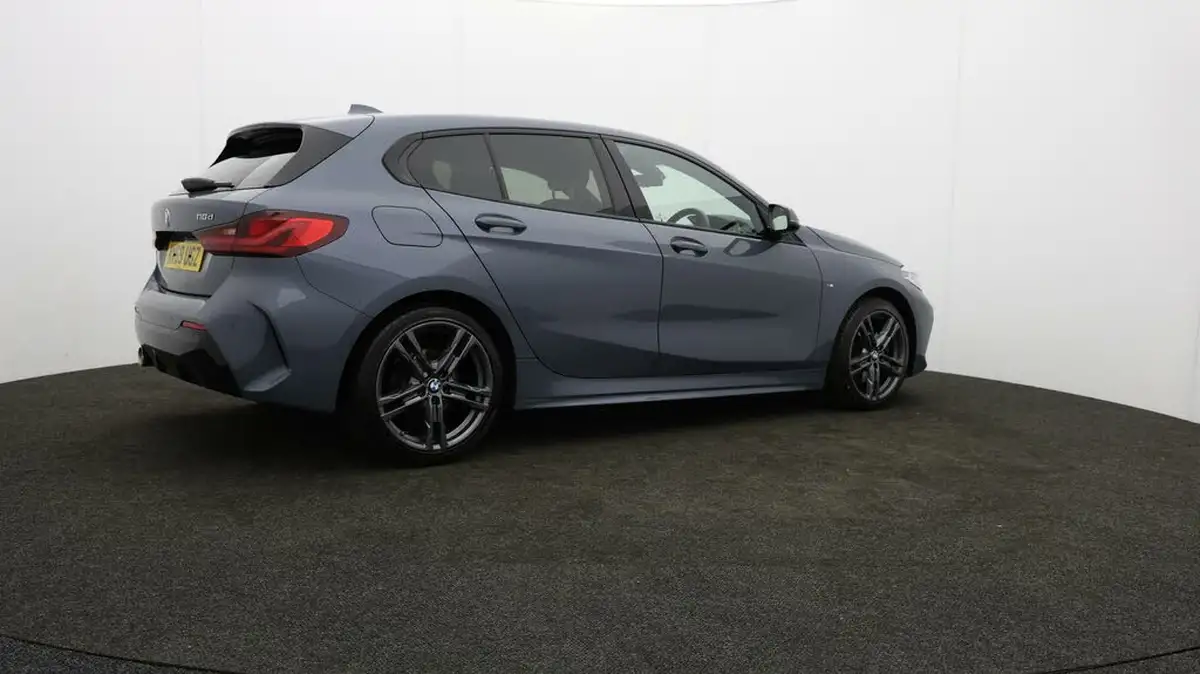 2019-bmw-1-series-15td-116d-m-sport-114bhp-5d-dct-big-30