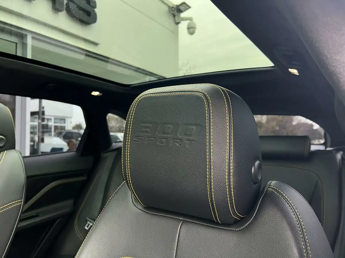 2019-jaguar-f-pace-20i-300-sport-big-44