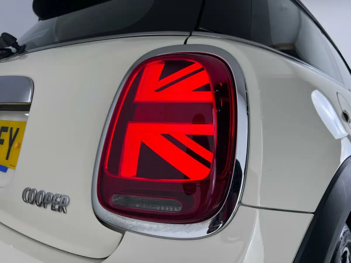 2019-mini-cooper-15-cooper-exclusive-134bhp-hatchback-3d-big-7