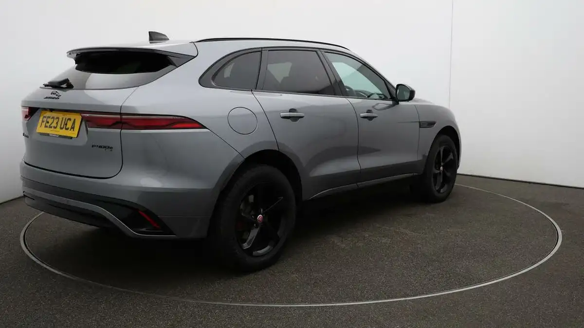 2023-jaguar-f-pace-20-p250-r-dynamic-black-big-50