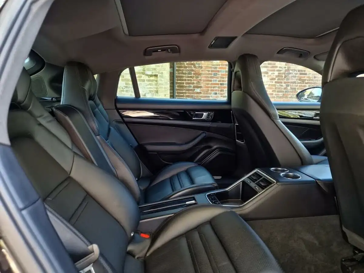2017-porsche-panamera-30-v6-4-executive-big-9
