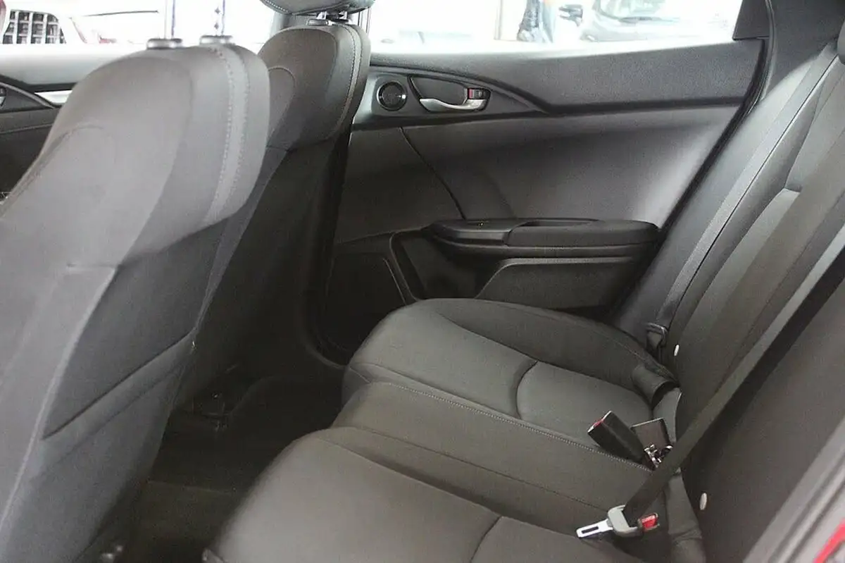 2020-honda-civic-10-vtec-turbo-se-hatchback-5d-big-24
