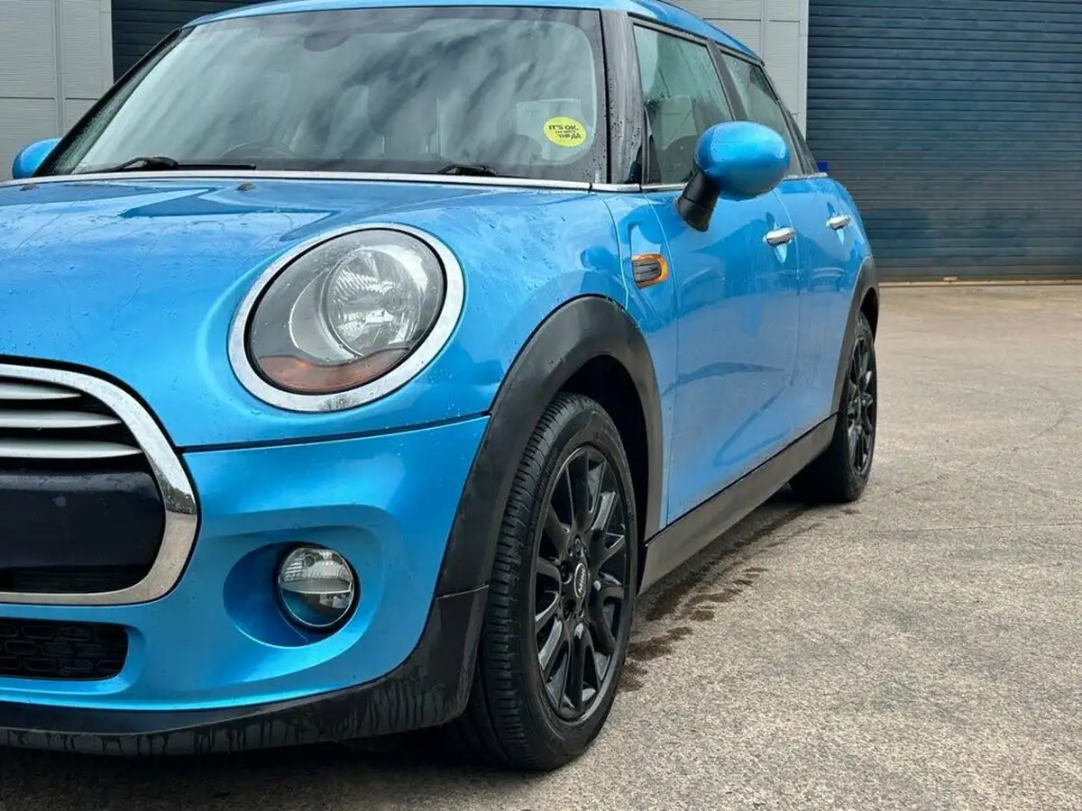 2014-mini-cooper-15-cooper-5d-big-4
