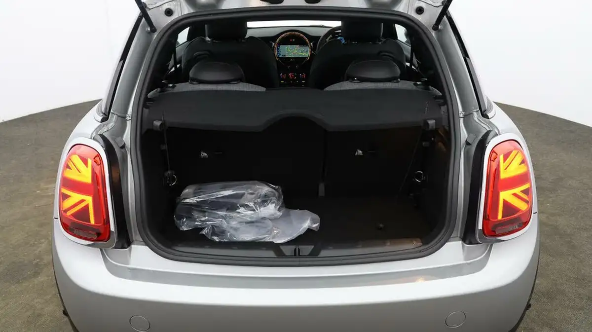 2023-mini-cooper-e-cooper-s-2-big-16