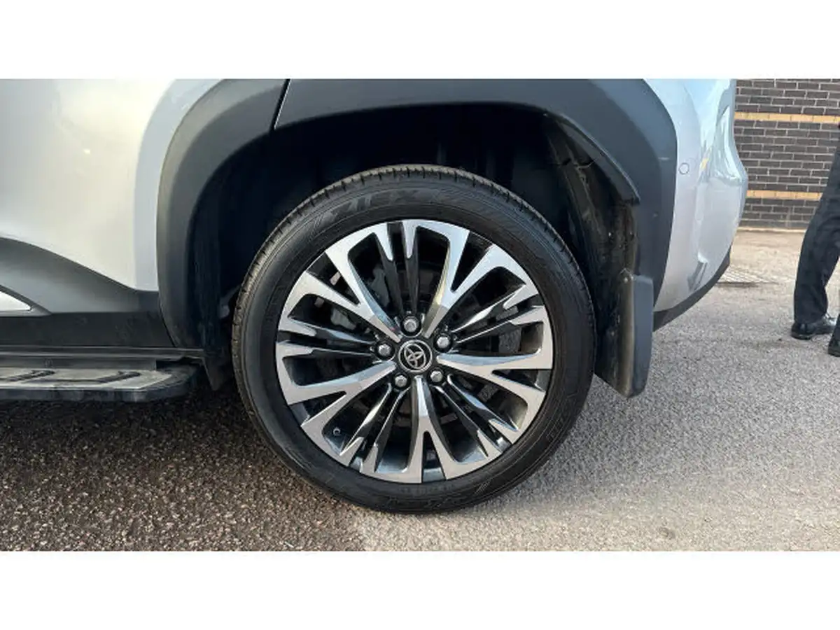 2023-toyota-yaris-cross-15-vvt-i-excel-awd-i-big-40