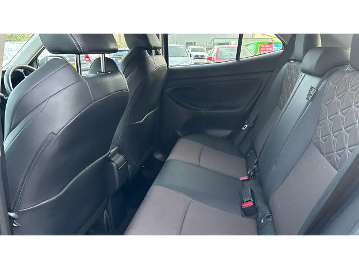2023-toyota-yaris-cross-15-vvt-i-excel-awd-i-big-12