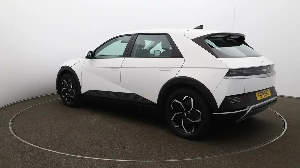 2022-hyundai-ioniq-5-e-se-connect-big-5