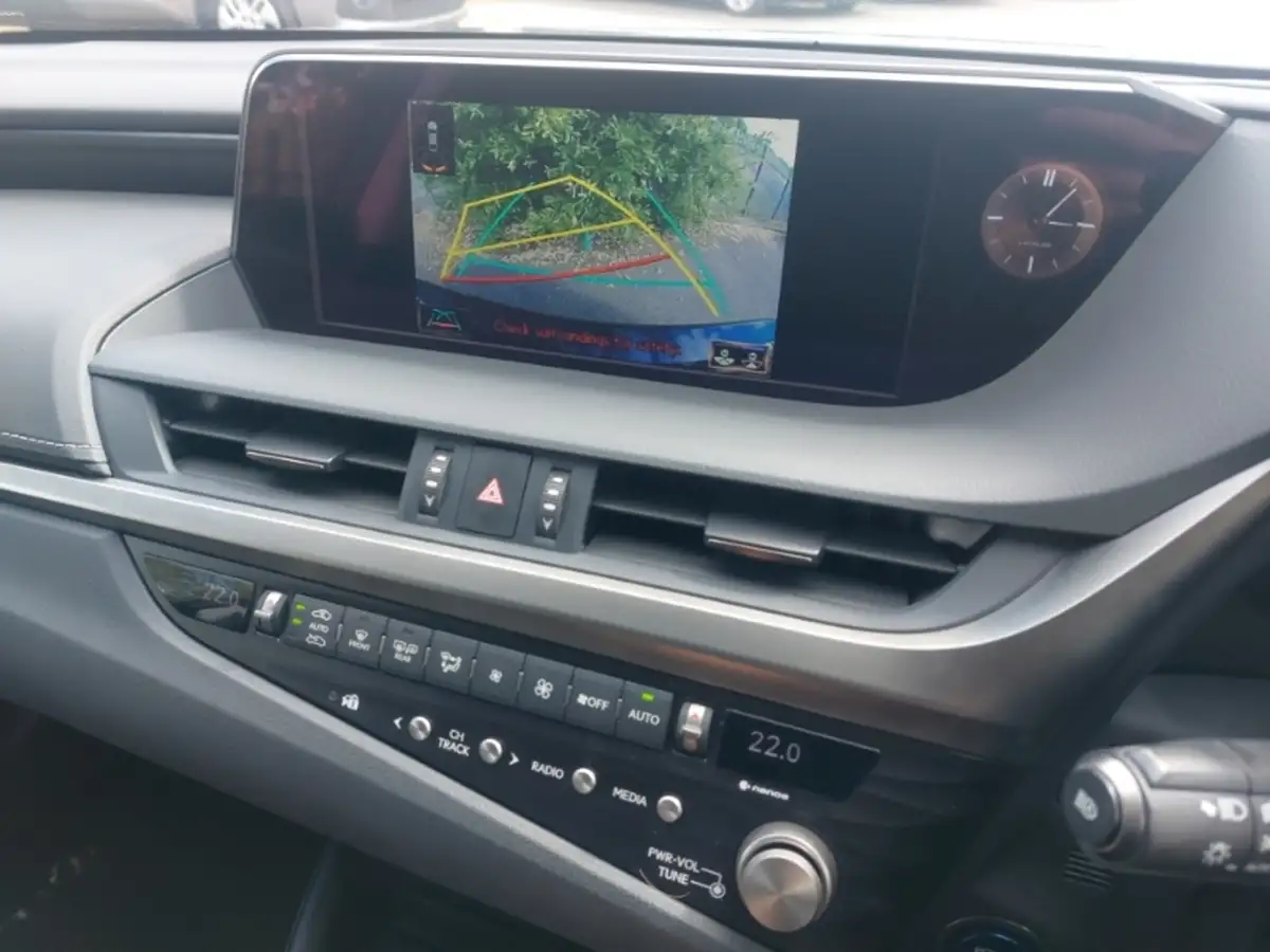 2022-toyota-corolla-20-vvt-i-icon-193bhp-hatchback-big-13