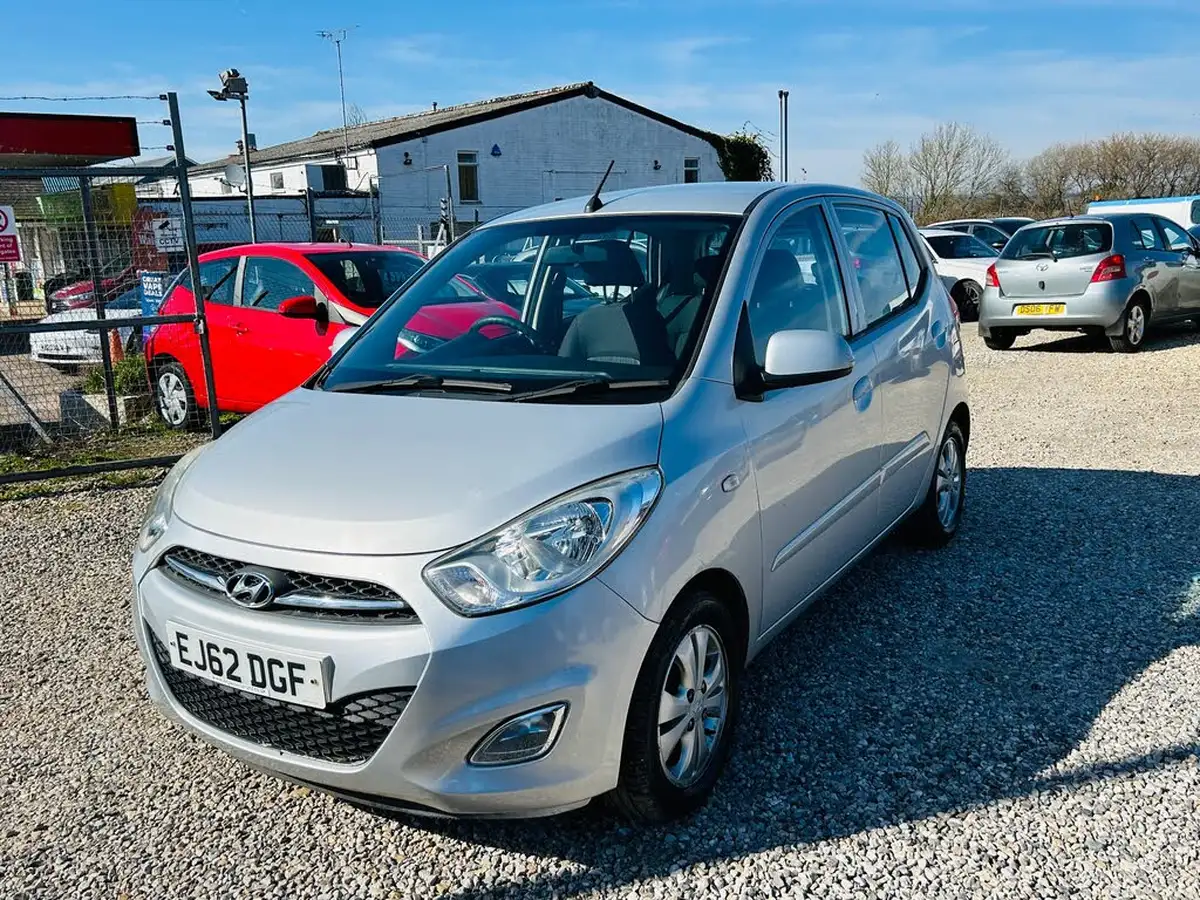 2012-hyundai-i10-12-active-auto-big-3