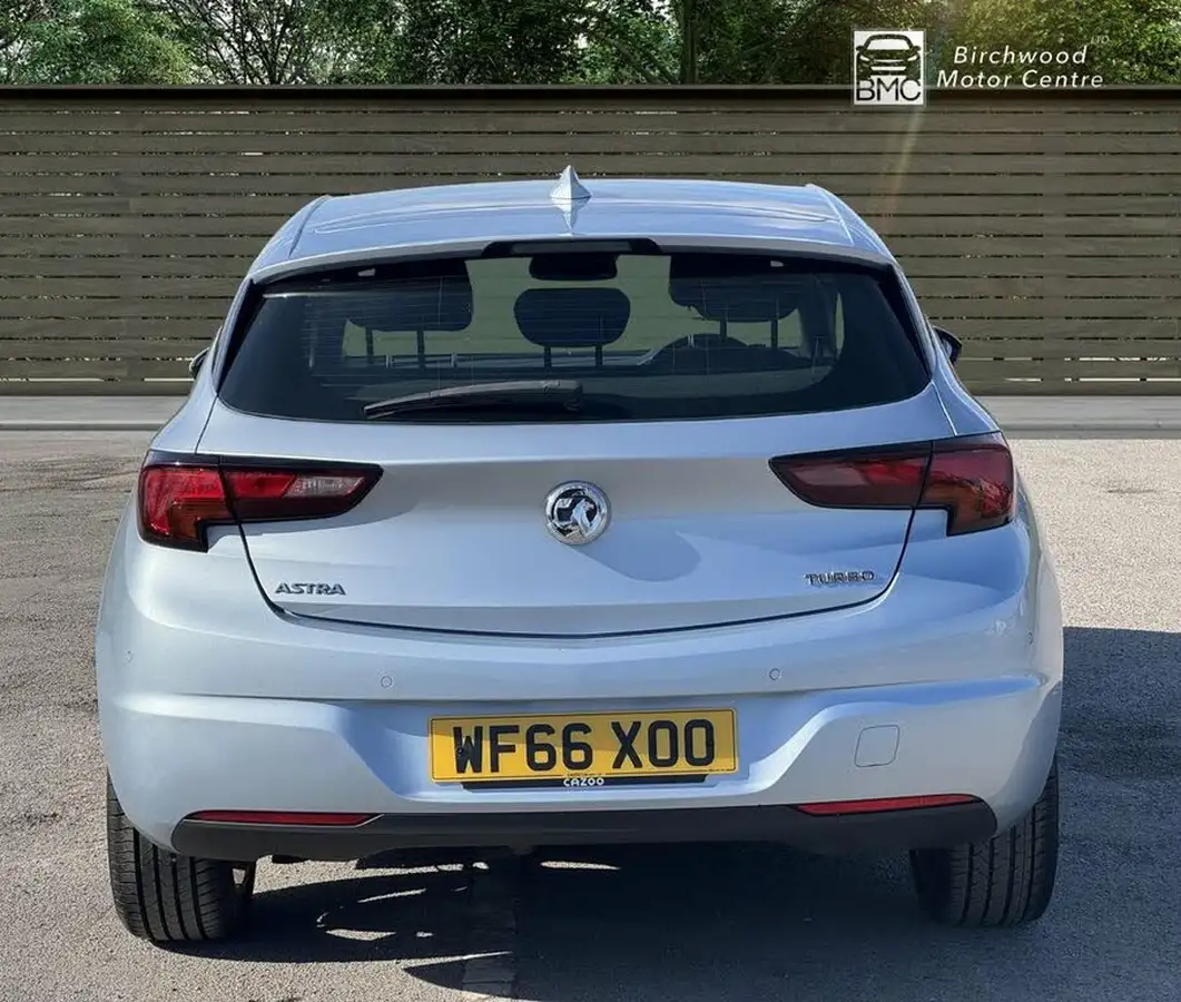 2016-vauxhall-astra-14i-16v-turbo-sri-nav-150ps-ss-hatchback-auto-big-5