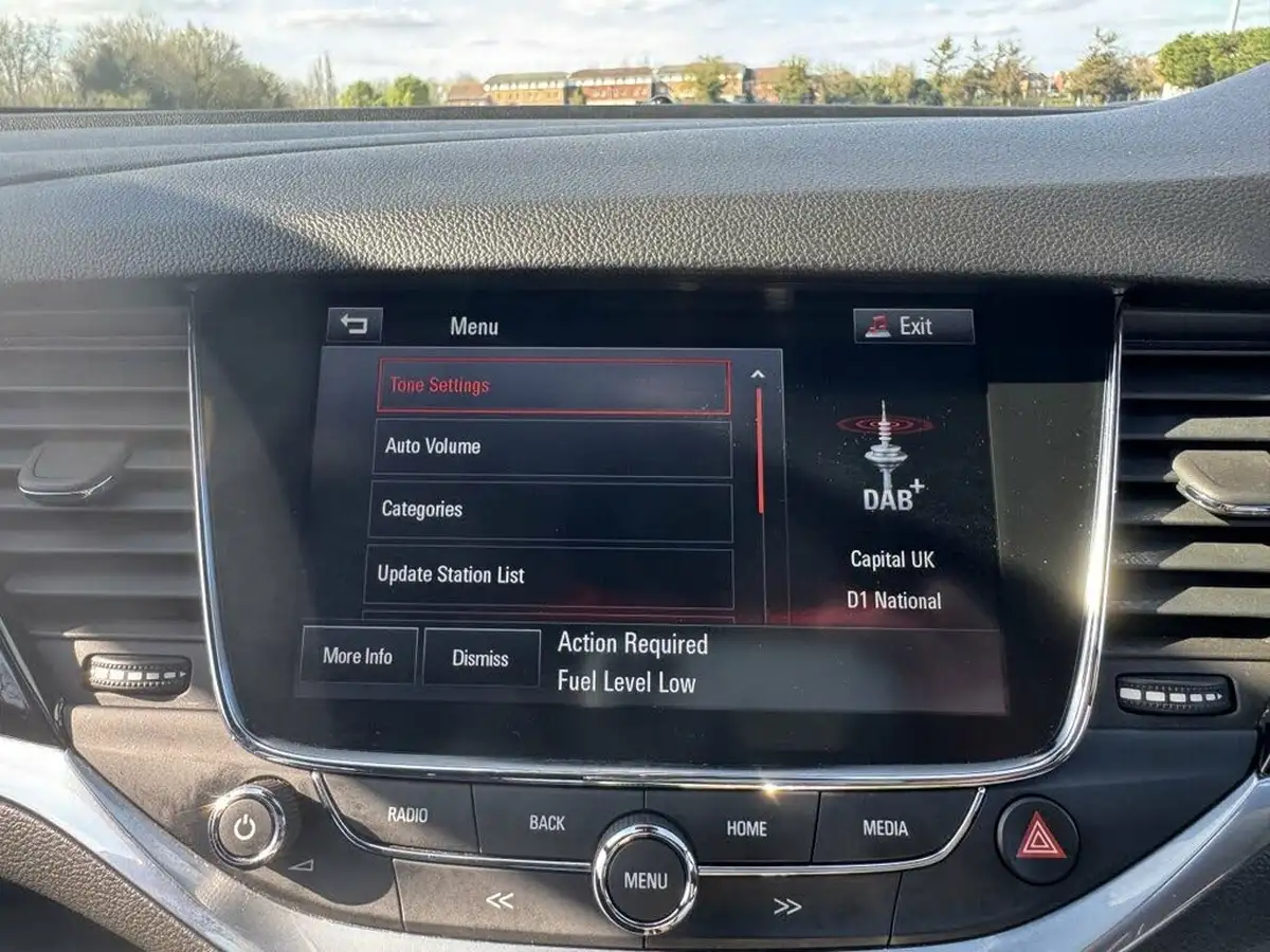 2016-vauxhall-astra-14i-16v-turbo-sri-nav-150ps-ss-hatchback-auto-big-47