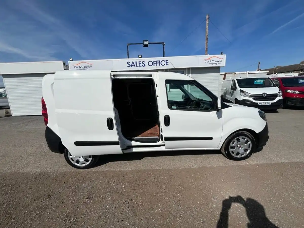 2021-fiat-doblo-cargo-16td-l2h1-maxi-tecnico-120bhpeu6dt-panel-van-big-8