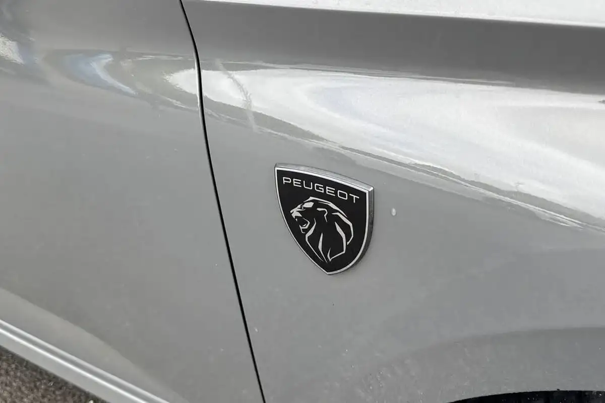 2024-peugeot-308-16-puretech-gt-180ps-big-26
