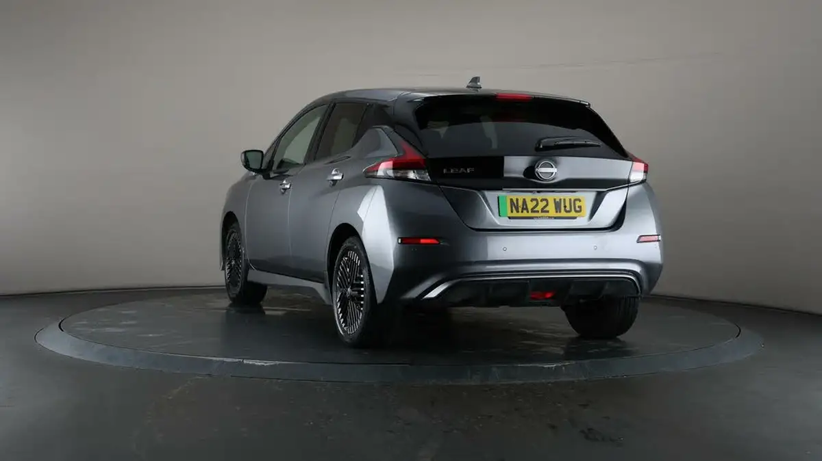 2022-nissan-leaf-e-e-tekna-59kwh-big-49
