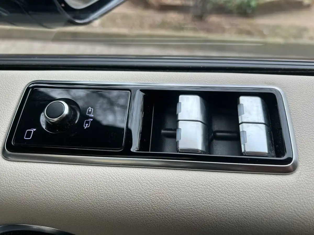 2020-land-rover-range-rover-sport-30-p400-hse-big-35