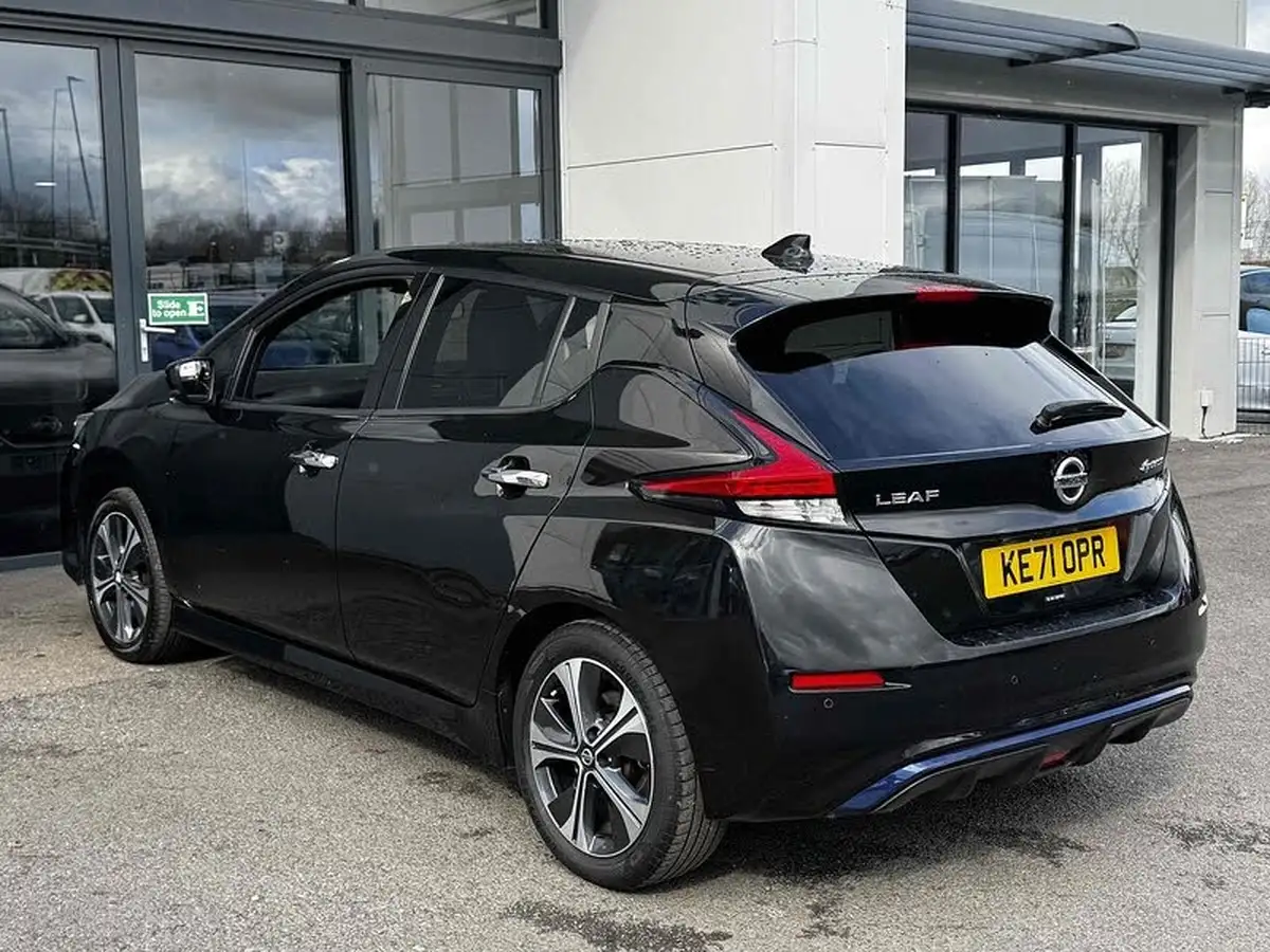 2021-nissan-leaf-e-n-connecta-big-15