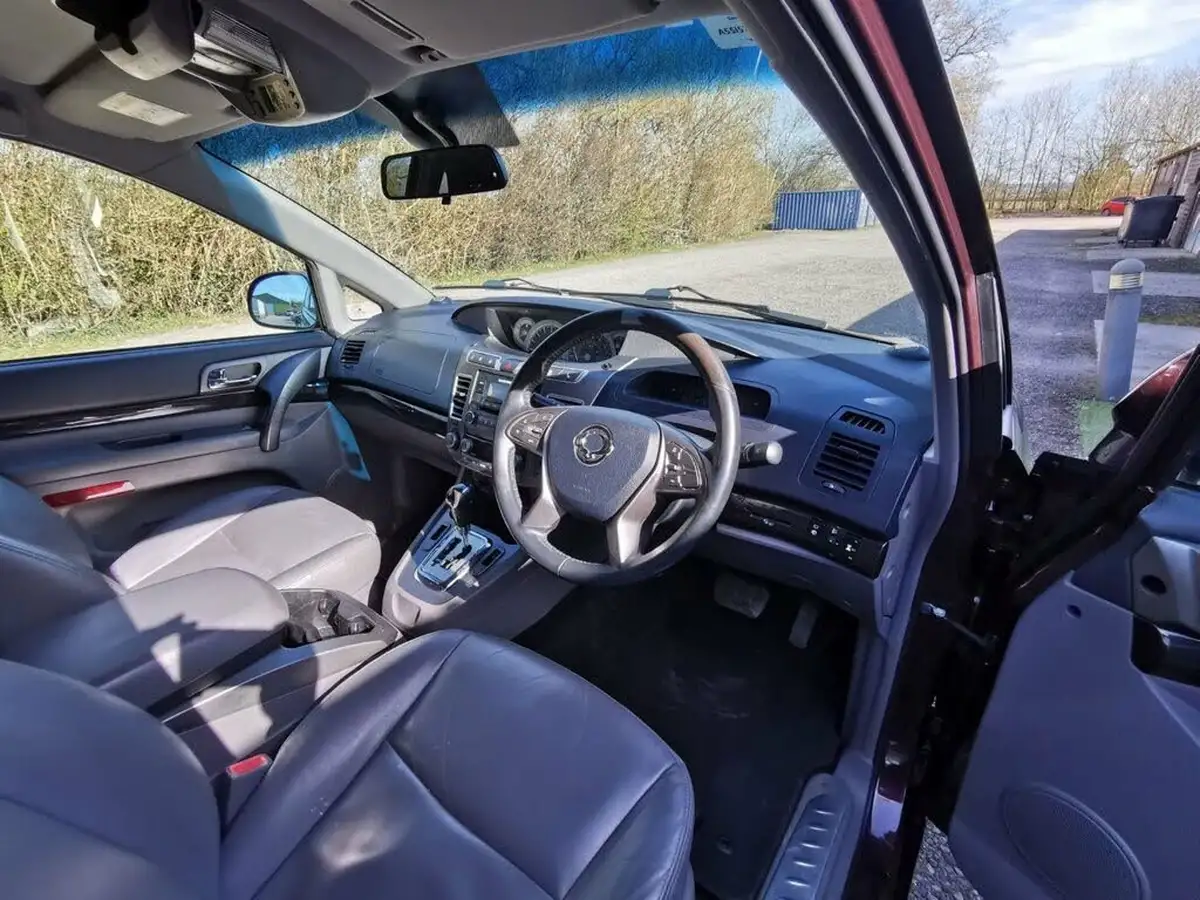 2017-kgm-ssangyong-turismo-22td-elx-big-7
