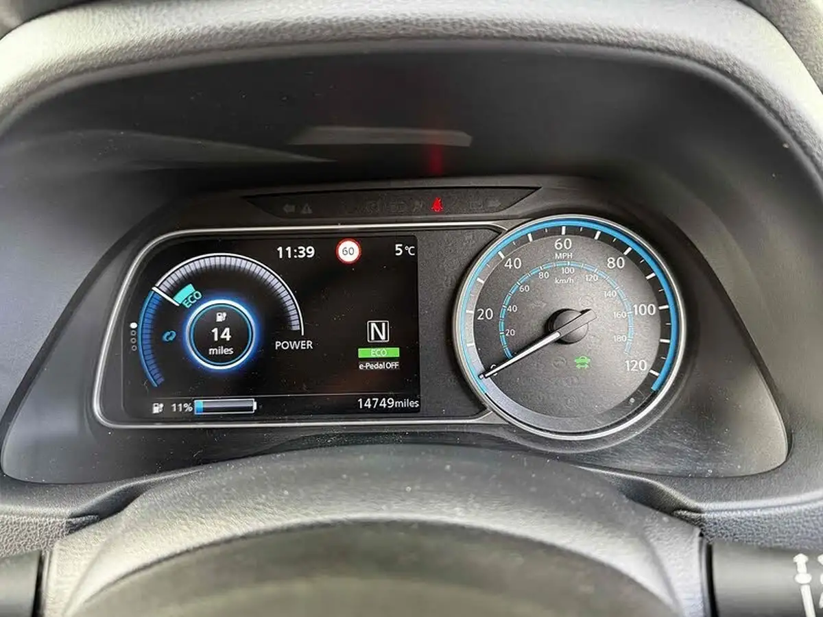 2021-nissan-leaf-e-n-connecta-big-37