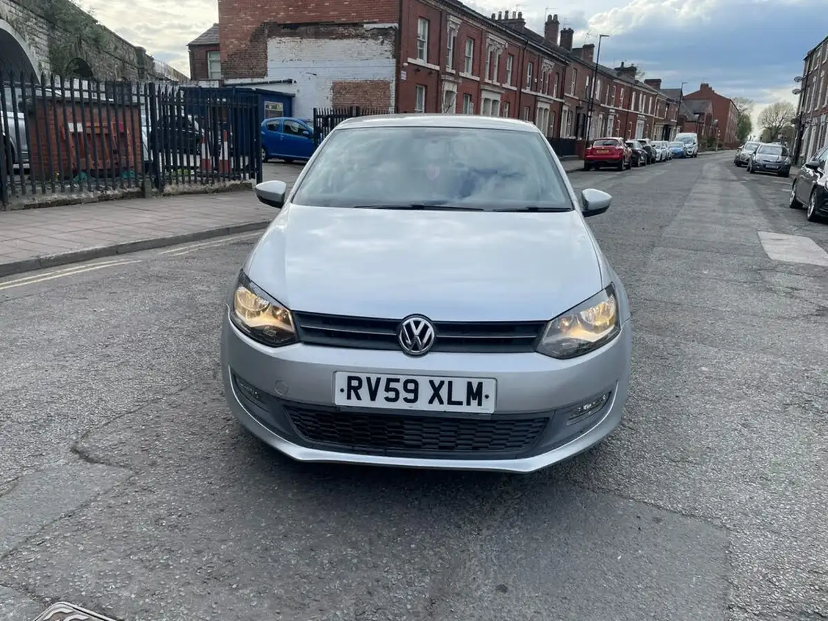 2009-volkswagen-polo-12-moda-60ps-5d-big-1