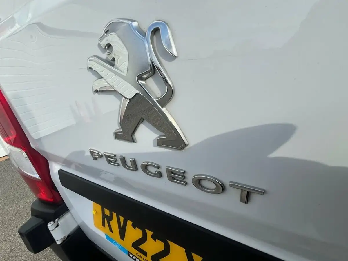 2022-peugeot-boxer-22-bluehdi-professional-435-l4-h2-big-15