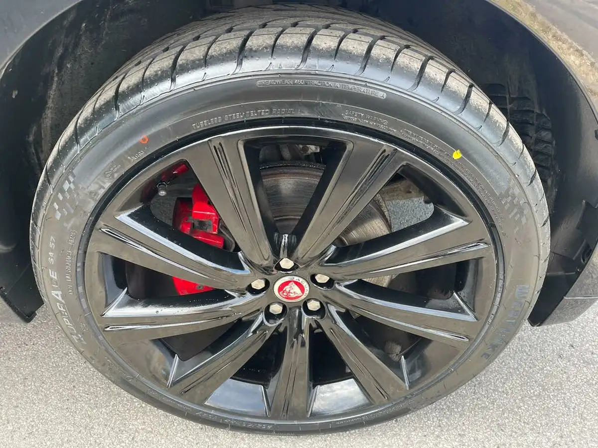 2016-jaguar-f-pace-30td-s-big-36