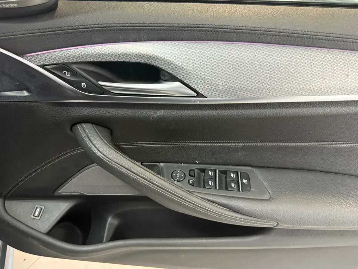 2018-bmw-5-series-20-520i-m-sport-ss-saloon-4d-big-19