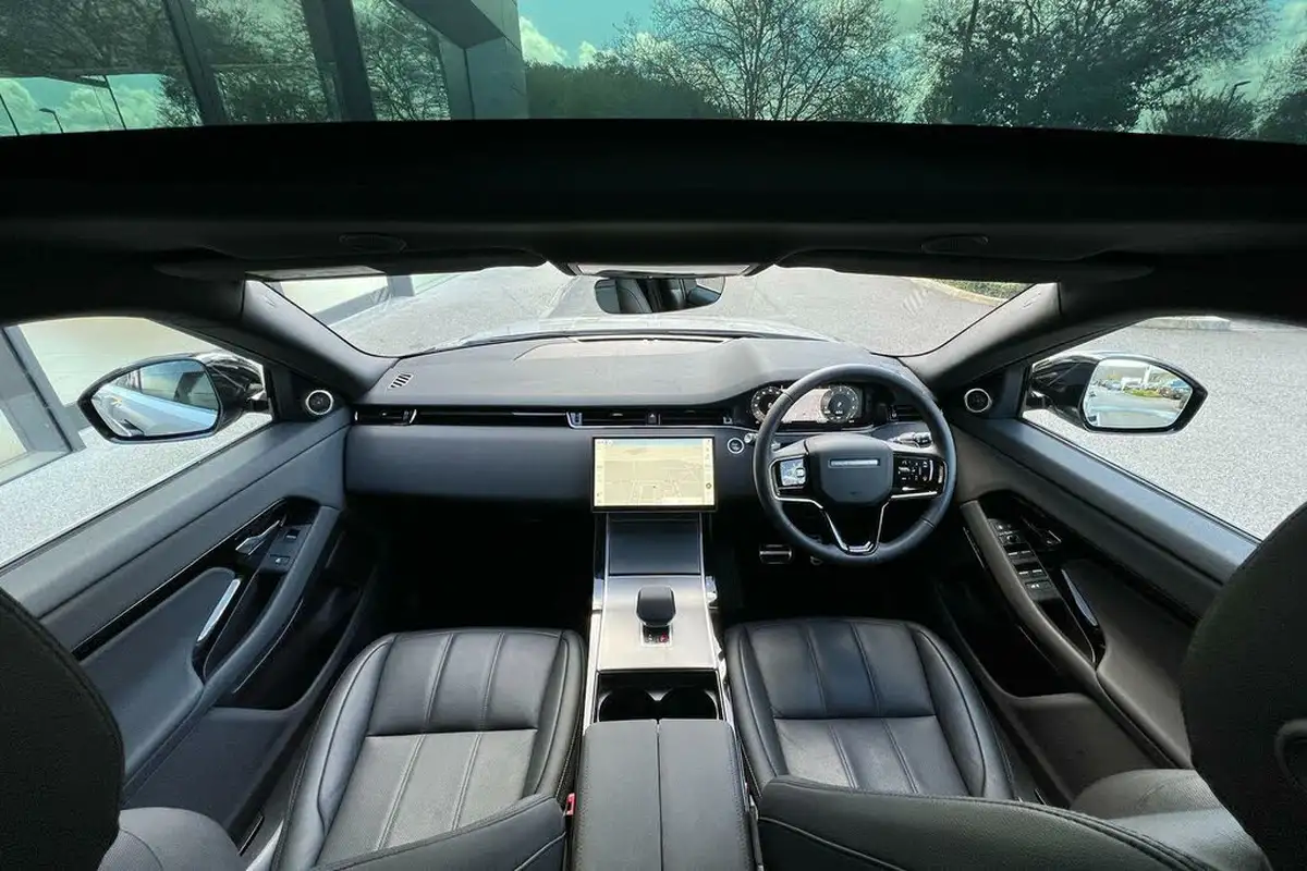 2024-land-rover-range-rover-evoque-15-p300e-dynamic-se-big-2